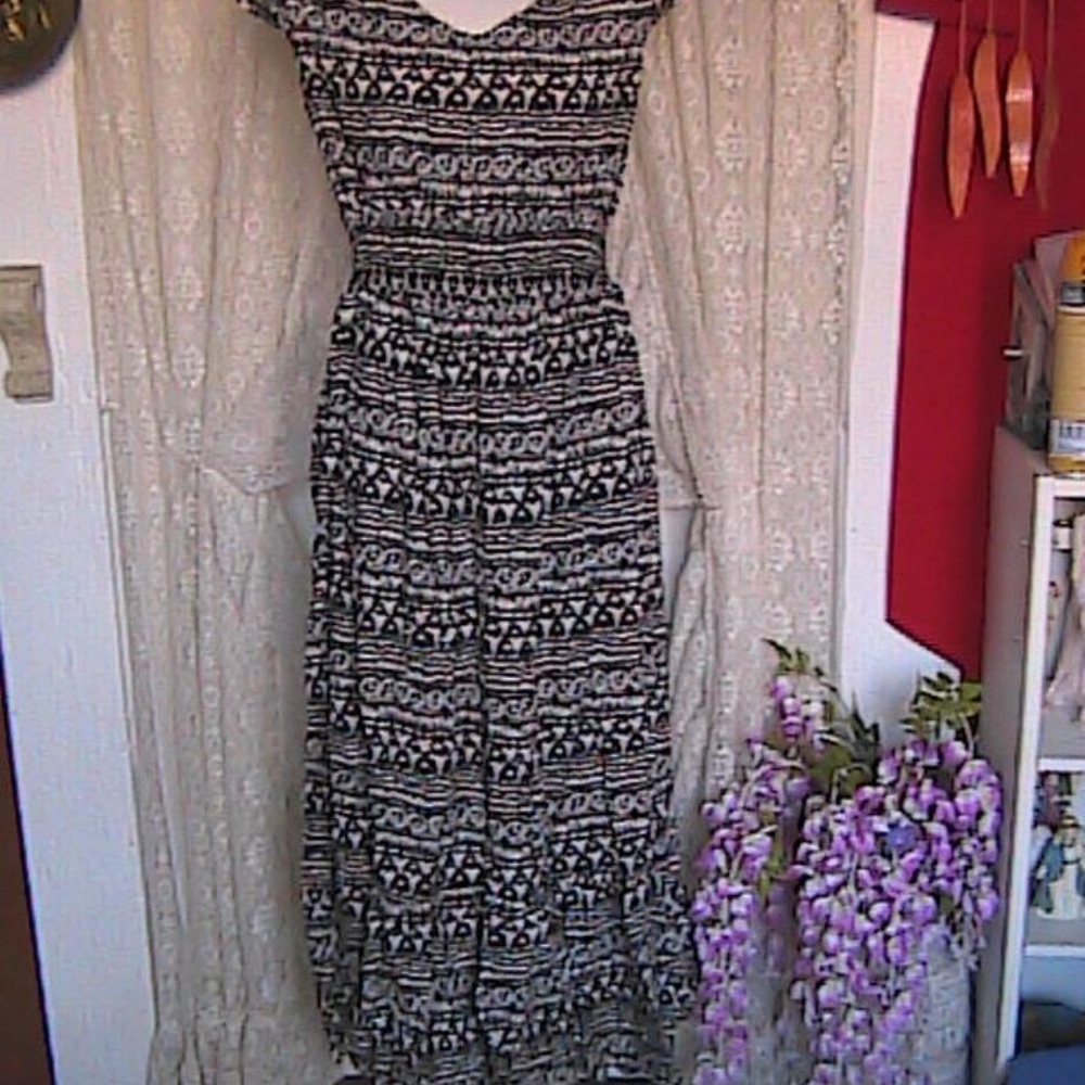 Short Sleeve Summer Casual Maxi Dress Size: 6 (S)
